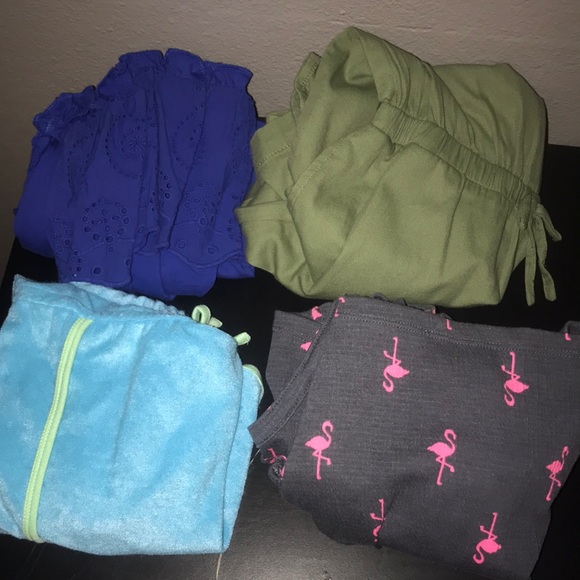 4 pairs of rompers - Picture 1 of 10